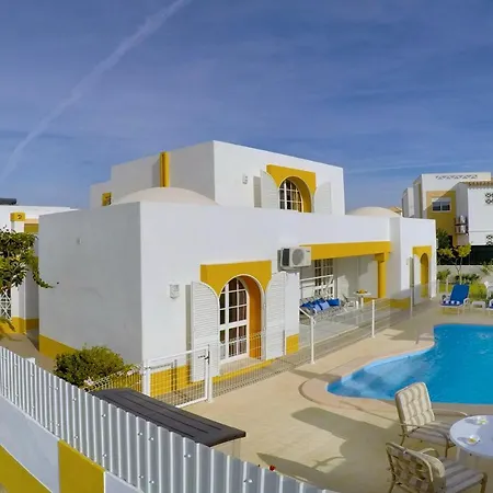 Villa Arines