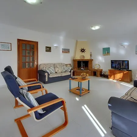 Arines Villa
